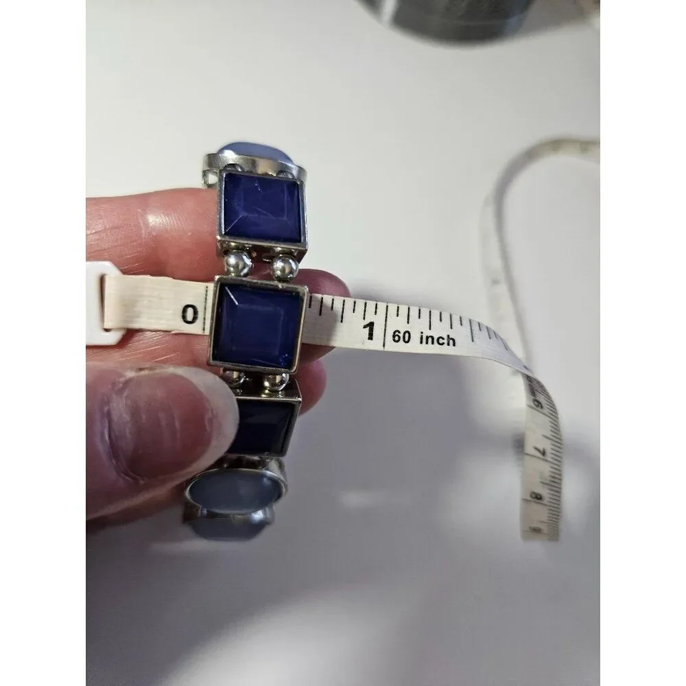 *Sale* Small silver tone blue stretch bracelet 6.5
